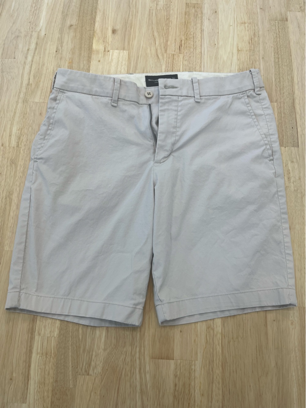 Abercrombie & Fitch Men's Light Gray Flat-Front Shorts